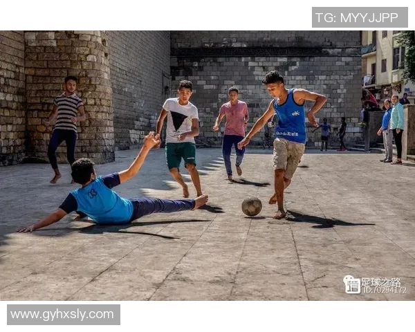 掌握足球基础动作提升球技的关键步骤与技巧解析