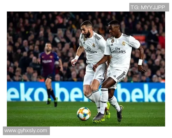 巴塞罗那与皇家马德里国王杯巅峰对决激情四溢的足球盛宴